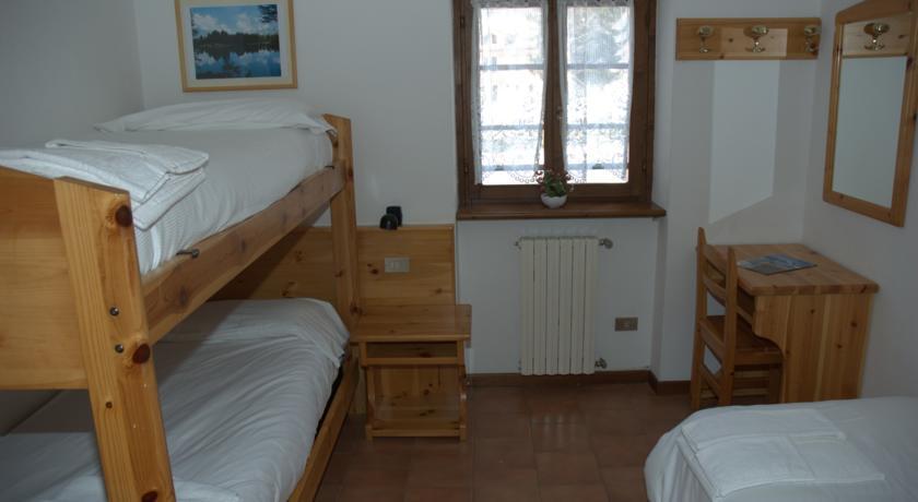 Casa Vacanze Ca' De Val Campodolcino Δωμάτιο φωτογραφία