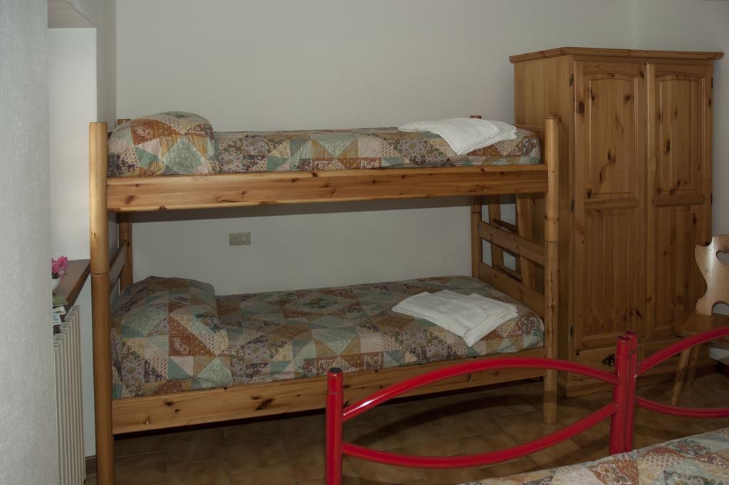 Casa Vacanze Ca' De Val Campodolcino Δωμάτιο φωτογραφία