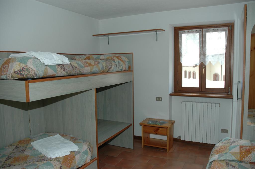 Casa Vacanze Ca' De Val Campodolcino Δωμάτιο φωτογραφία