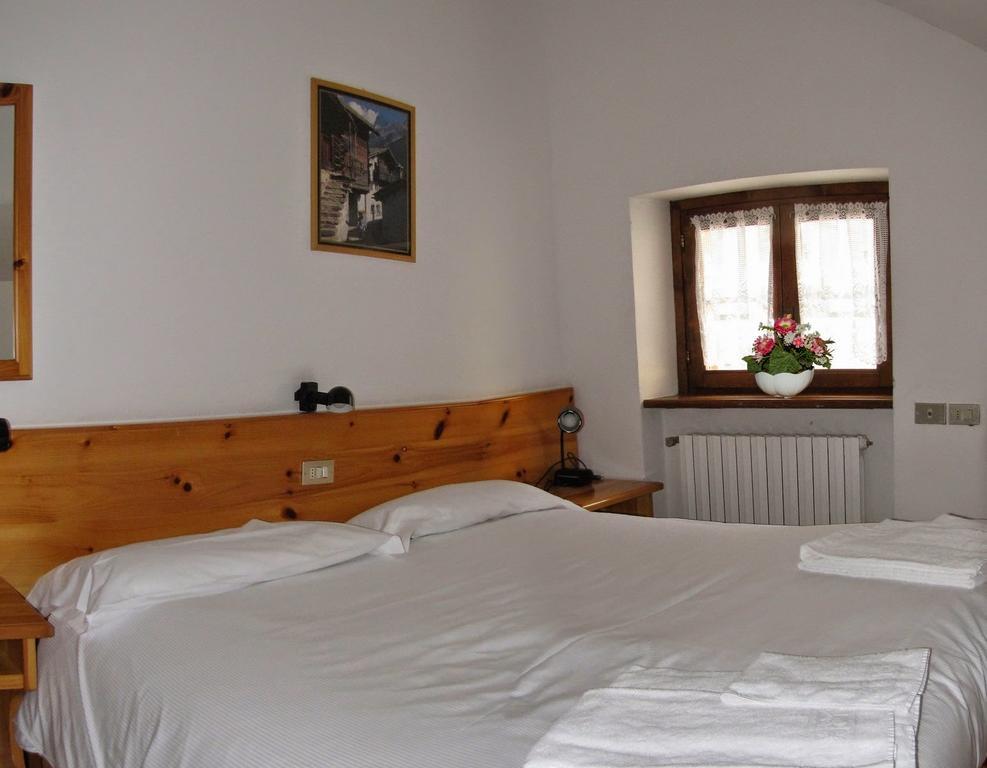 Casa Vacanze Ca' De Val Campodolcino Δωμάτιο φωτογραφία